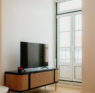 Santo Condestavel Apartment | Mary Pink - NO 3A - Glowing Two-Bedroom Apartment