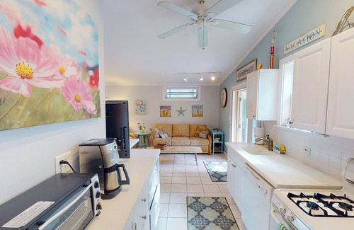 White St. Gallery Cottage | Maryann's Place - Large Monthly Studio (New Listing)