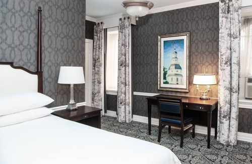 Historic District Hotel | Maryland Inn King, Historic Inns, Fireplace, Elegant Dining, Waterfront Proximity