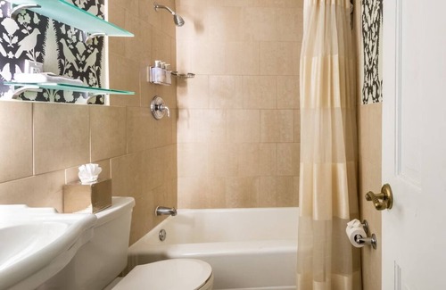 Historic District Hotel | Maryland Inn Suite at Historic Inns of Annapolis, Pet-friendly