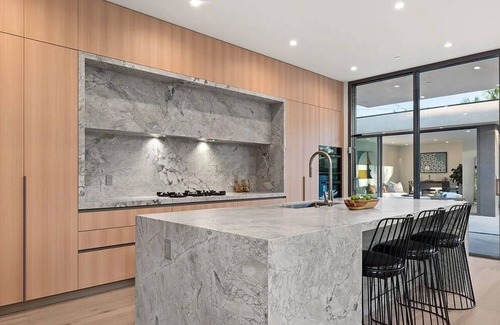 Carthay Circle House | Maryland Modern - Architectural Masterpiece with Indoor & Outdoor Harmony