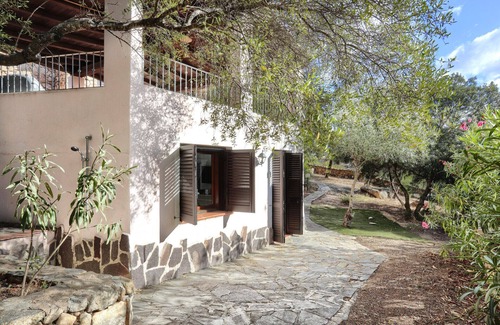 San Teodoro Apartment | MaryLou: Cozy Studio 5 Minutes from the Beach