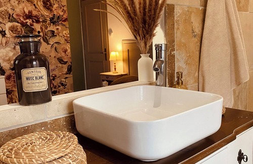 La Baume-de-Transit Bed & Breakfast | Mas Belvega guest house