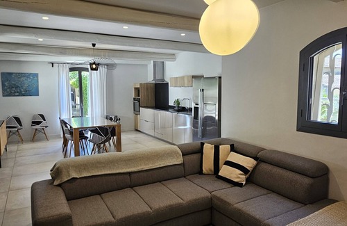 Eyragues House | Mas Climatisé à 10mn de Saint-rémy-de-provence, Piscine Chauffée, 10 Couchages