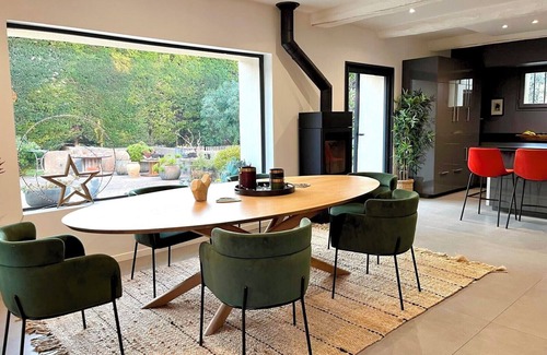 Entraigues-sur-la-Sorgue House | Mas de village au calme