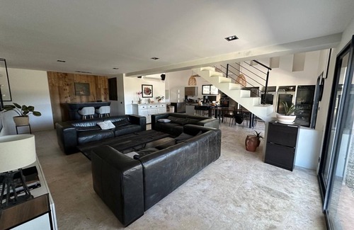 Ventabren House | Mas de l'Esquirou in the heart of Provence, just outside Aix-en-Provence