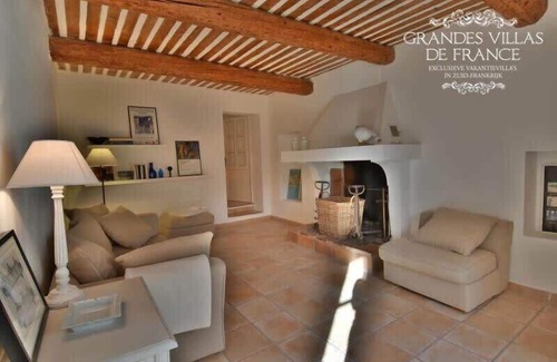 Robion Villa | Mas de Rêves Summary: