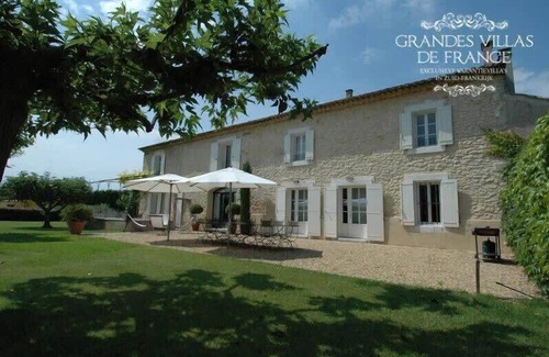 Robion Villa | Mas de Rêves Summary: