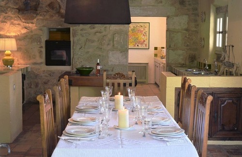 Eygalieres House | Mas des Amis, Eygalières: Airconditioned, Large Swimming Pool, Tennis, Park