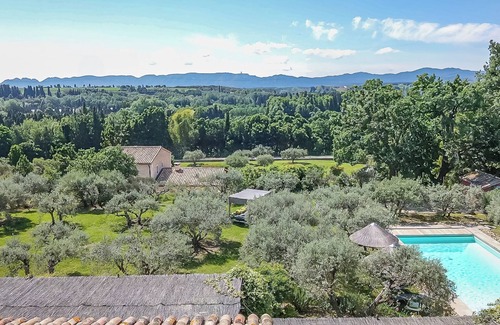Eyragues Villa | Mas Elaïa, with views on the Alpilles, facing St. Rémy de Provence.