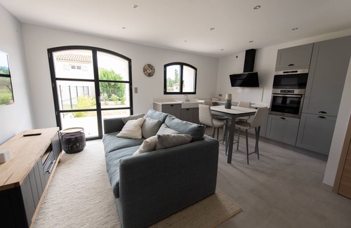 Salon-de-Provence Other | Mas en Provence Avec Piscine un Havre de Paix Pour se Ressourcer