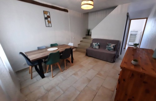 Dauphin Other | MAS LA BELLA VISTA - TIME TO LIVE