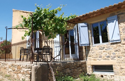 Paraza Cottage | Mas languedocien in the countryside.
