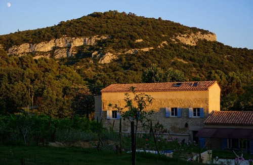 Venasque House | Mas Provencal - Near Gordes & Senanque Abbey