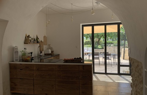 Eygalieres Villa | Mas totally renovated 5 bedrooms with swimming pool in the heart of the Alpilles 800m village