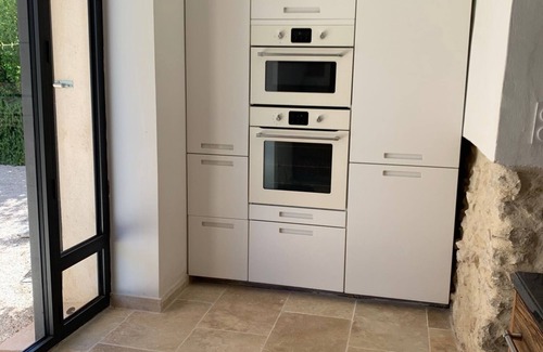 Eygalieres Villa | Mas totally renovated 5 bedrooms with swimming pool in the heart of the Alpilles 800m village