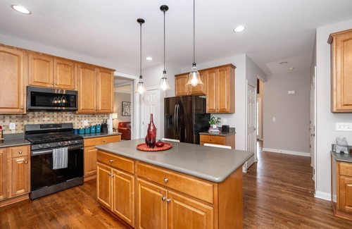 Mason House | Mason Oasis 5 BDR Home Sweet Home - Family-Friendly and Close to King’s Island!