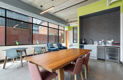 Lockerbie Square Apartment | Mass w parking lounge & roof deck #15 | Cozysuites