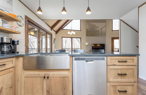 Massanutten Cabin | MASSANUTTEN FOR KIDS - Upper Mountain with Playroom and Views of the Slopes!