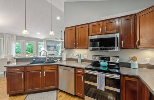 Massanutten Cottage | Massanutten's Charming Blue Bear Cottage - NEW!