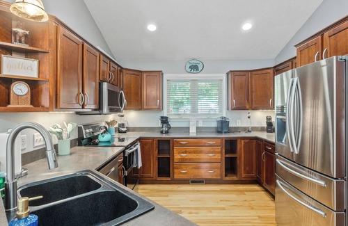 Massanutten Cottage | Massanutten's Charming Blue Bear Cottage - NEW!
