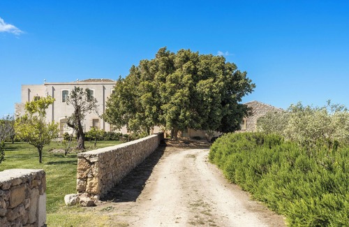 Noto House | Masseria BaroninLuxurious Sicilian Countryside Retreat; Relax and Explore.