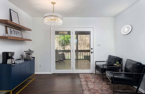 Weaverville House | Massive Asheville Compound~A Memorable Experience