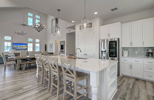 Cinnamon Shore House | Massive Cinnamon Shore Charmer w/Game Room, Private Hot Tub+Amenity Access