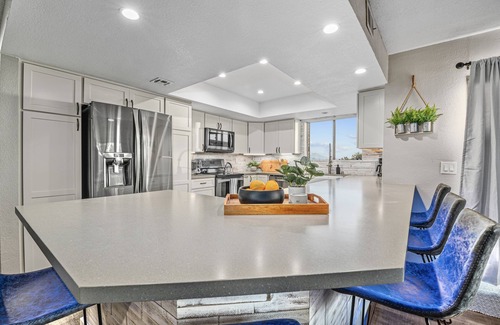 Winter Gardens House | Massive Hillside Estate Heated Pool+Spa Views!