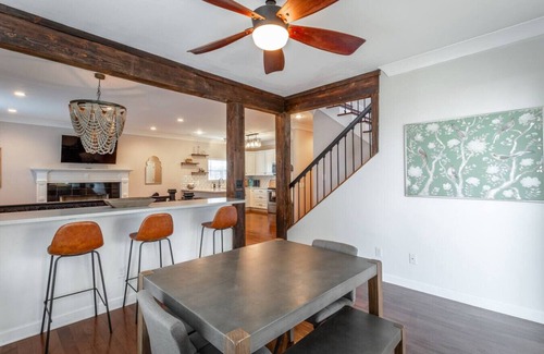 Northside House | Massive home/Downtown/Garage/Fenced in yard