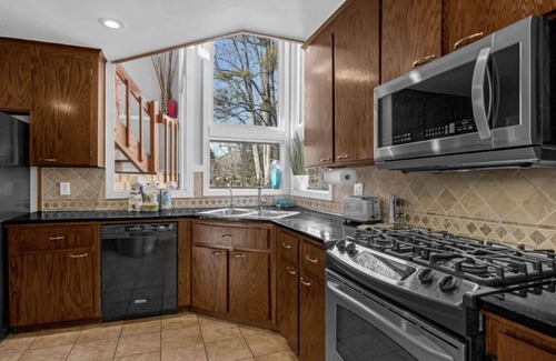 Marietta House | Massive home in a great area!