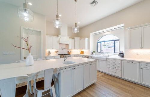 Lake Havasu City House | Massive & Luxurious 6br Lake Havasu Resort-style Oasis W Pool Casa Havasu By Boutiq