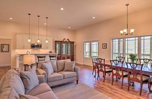 Candler House | Massive Mountain Retreat, 12 Miles to Asheville!