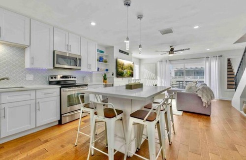 San Diego Apartment | Massive Oceanview 6BR/6BA Sleeps 30+Rooftop Deck