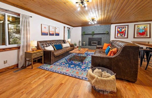 Lookout Valley Neighborhood Association Ski Chalet | Massive Vacation Home with Pool & Swim Spa