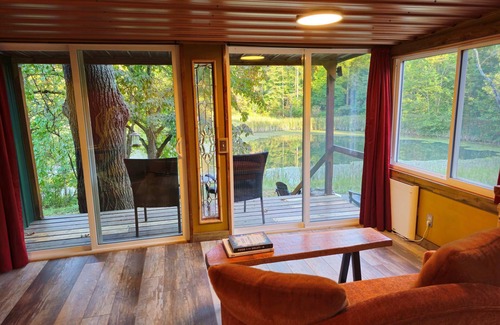 Laurelville House | Master Sculptor's Art Bungalow Hocking Hills
