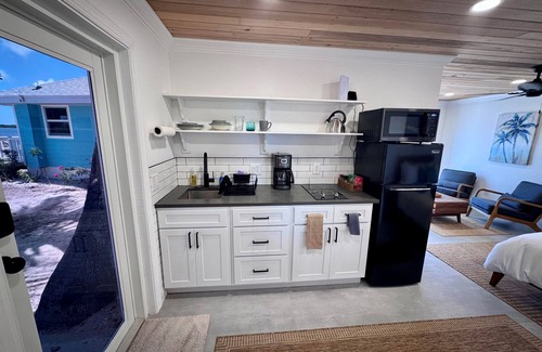 George Town Villa | Master Suite & 1Bed Beachfront - Calm Water Villas