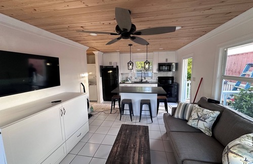 George Town Villa | Master Suite & 1Bed Beachfront - Calm Water Villas