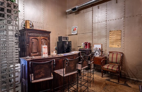 Elkader House | Master Suite at Elkader Jailhouse Inn