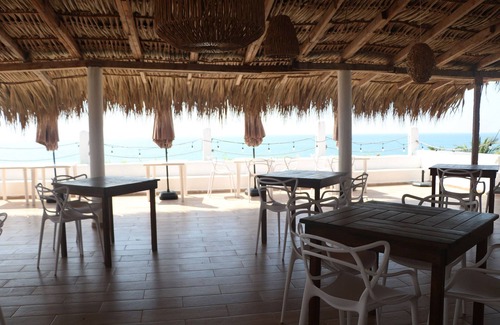 Ixtapa - Zihuatanejo Hotel | Master Suite Beachfront