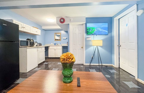 Queens Apartment | MASTER SUITE Studio- Private Entrance and Bathroom