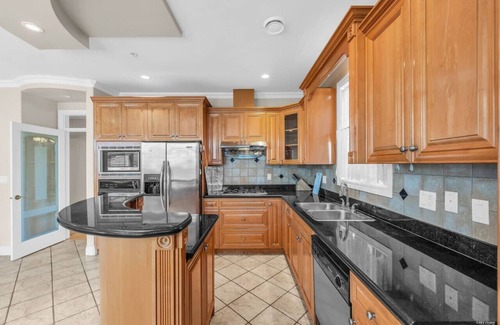 Marpole House | Master Vacation Suite
