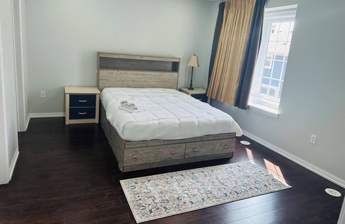 Brampton House | Masterbedroom Master-Sweet in Brampton