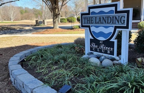 West End Condo | Master’s Ready! Perfect location for the golf enthusiast!