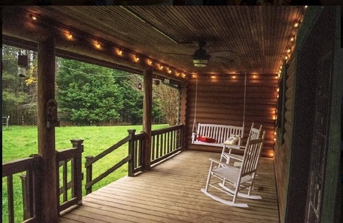 Washington Cabin | Masters Tournament Relaxing Log Home Sleeps 12+. Bring your friends & family.