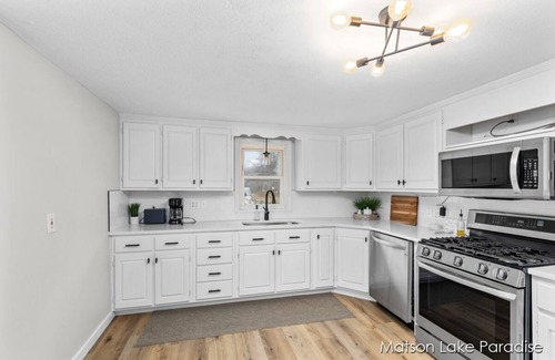 Smyrna House | Maston Lake Paradise-Sleeps 12-Lake Getaway! Sand Lake MI