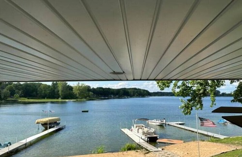 Smyrna House | Maston Lake Paradise-Sleeps 12-Lake Getaway! Sand Lake MI