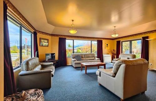 Te Anau House | Matai Street Manor