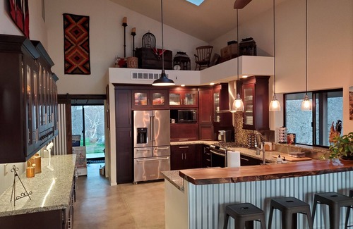 Kaweah House | Matanah Meadows Farm, House Great for 2 Families, Sequoia National Park and Farm