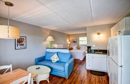 Fort Myers Beach Hotel | Matanzas Inn Bayside Resort and Marina